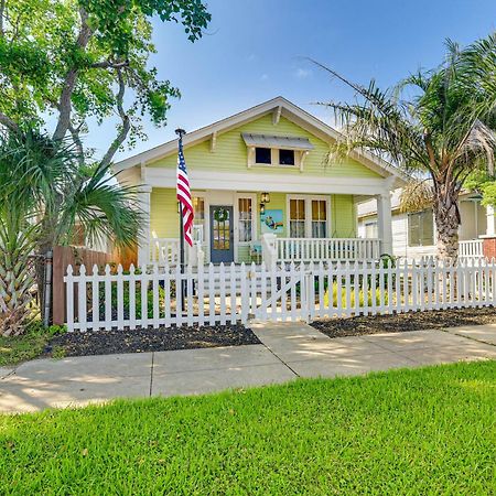 Walk To Galveston Beach Texas Home With Fenced Yard Kültér fotó